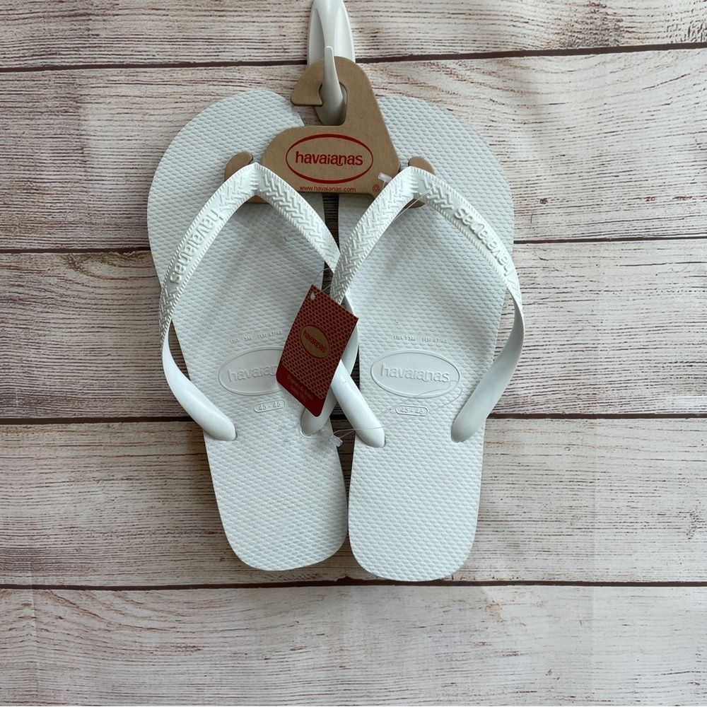 NEW WITH TAGS HAVAIANAS WHITE FLIP FLOP SANDALS